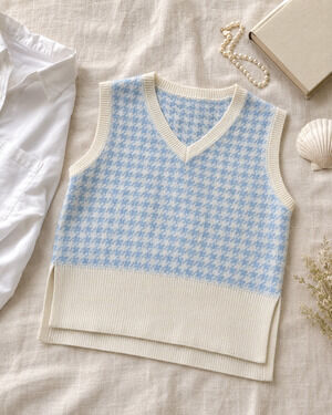 H&M Divided Houndstooth Sweater Vest Women’s Small Blue Cream Cropped Preppy